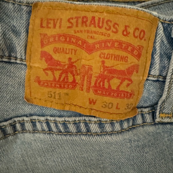 Levi's 511 Slim Tapered Men's 30x32 Distressed Denim - Picture 3 of 6